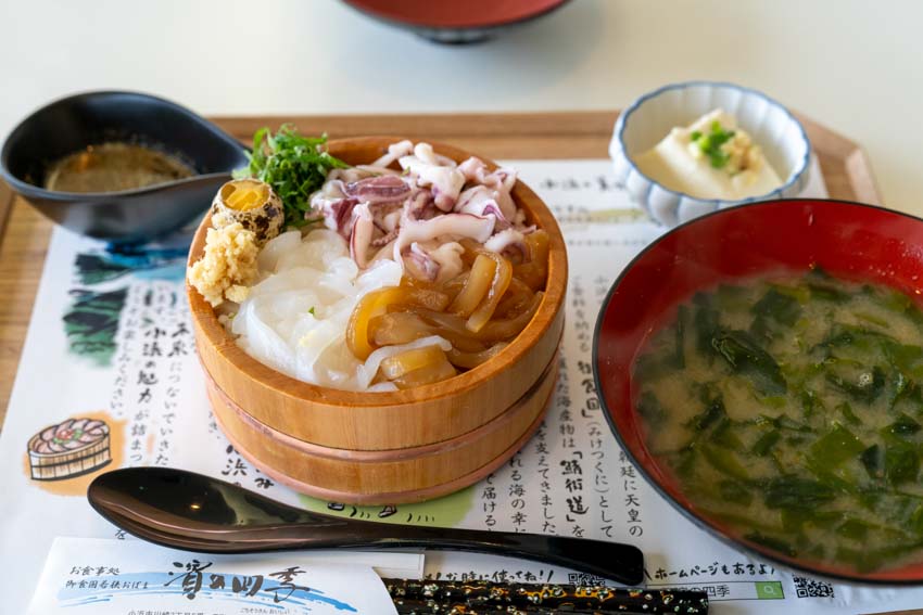 おばまのイカ丼アップ